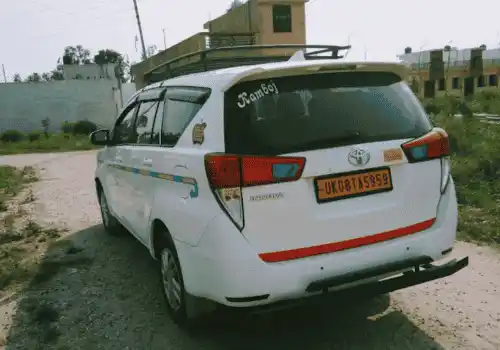 Puneet Taxi Service Innova