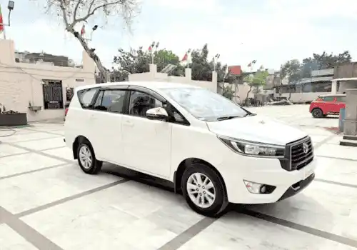 Aman Taxi Service Innova