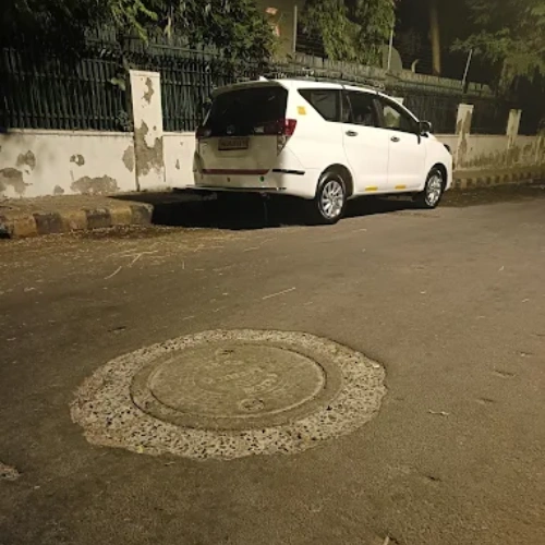 V s taxi service